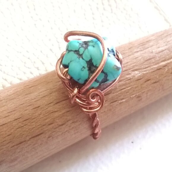 Ring Size 9.25 ~ Southwest Serenade: Turquoise Magnesite Wrapped in Copper - Picture 4 of 12
